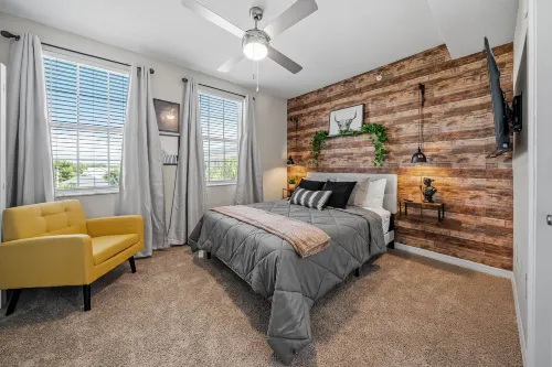 Access to Shopping and Jogging Trail - Chic Modern Escape Hotels in Westchase