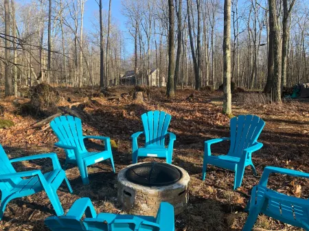 Cozy Cabin with Fire Pit and Nature Access - Inviting Mountain Retreat