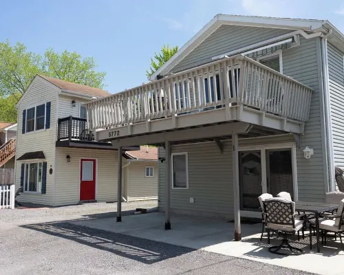 Charming 3-bedroom house in Conesus with lake access and dock for boat Hotels in Conesus