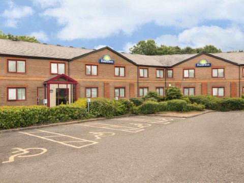 Days Inn by Wyndham Magor