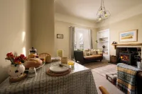 The Lodge on Scottish Estate - wood burner - dogs welcome