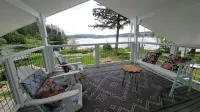Charming 4 Bdrm Lake House + Huge Games Room