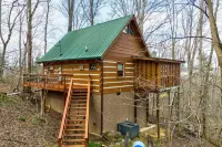 Private Cabin with Hot Tub and Scenic Views - Serene Escape Hotels in Blount County