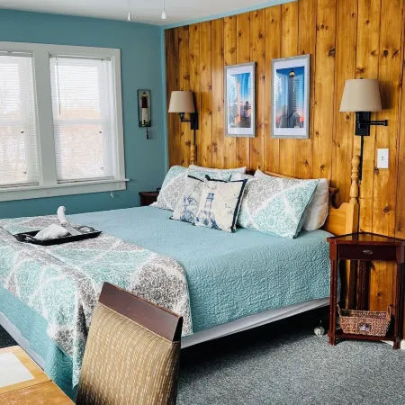 Chateau Country Inn and Captain's Cottage
