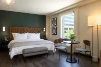 The Lloyd Stamford, Tapestry Collection by Hilton Hotels in Стемфорд