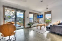 Freycinet Stone Studio 7