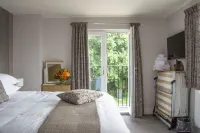 Rose and Crown Hotels near Studland Naturist Beach