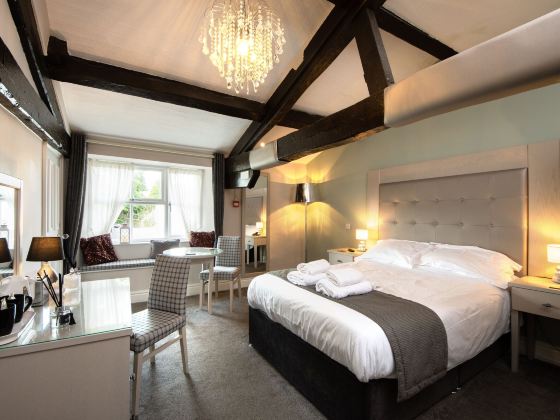 Maypole Inn