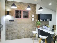 บ้าน 1 เตียง - พักได้ 2 คน - สัตว์เลี้ยง - จอดรถ - Wi-Fi โรงแรมใน