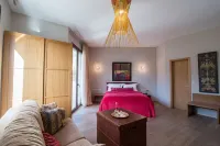 Forest Suites Boutique Hotel