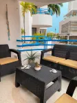 Quiet Apartment one Block From the Beach