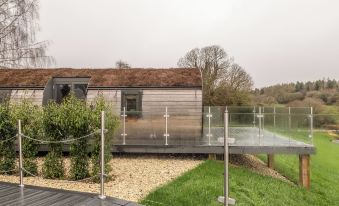 Unique 1 Bedroom Eco-Retreat in Old Chalford!