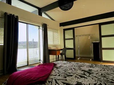The Fourth Lock Bed & Breakfast Hotels in Fall River