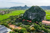 Núi Vàng Tràng An Hotels in TT. Thiên Tôn
