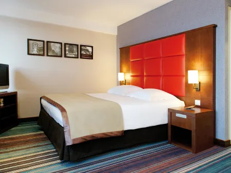 New Hotel Charlemagne Отели рядом с достопримечательностью «Autoworld»