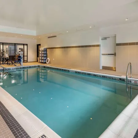 Comfort Inn & Suites Pittsburgh-Northshore