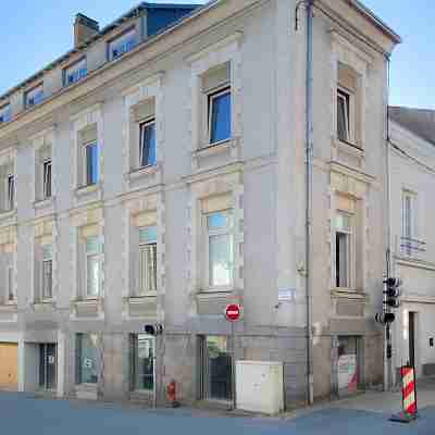 Corner-Set Cholet Centre Hotel Exterior