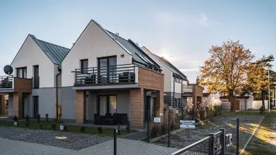 Komfortowe Apartamenty w Domkach Sun & Snow Osiedle Kuracyjna فنادق في Jastrzebia Gora
