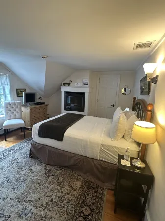 Buttermilk Falls Inn Отели в г. Хайленд