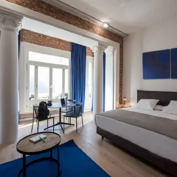 Room00 Gran Vía Hostel Hotels near Gran Via