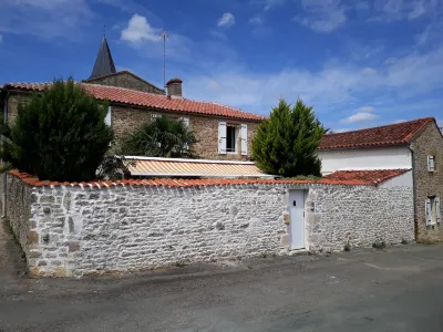 Le Relais de la Cure Hotel a Saint-Aubin-la-Plaine