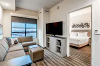 Hyatt House Nashville Downtown / Convention Center