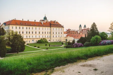 Zámecký Hotel Anton Florian Отели рядом с достопримечательностью «Kozi Hradek - Mikulov»