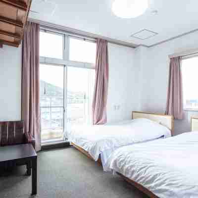 HOTEL 鶴 川内 Rooms