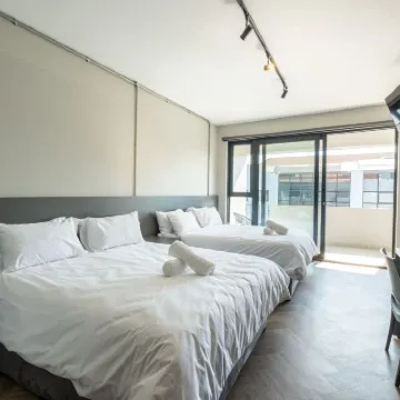 Inn & Out Plus Hotels near Zoo Lake