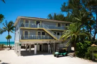 Cedar Cove Resort & Cottages - balcony