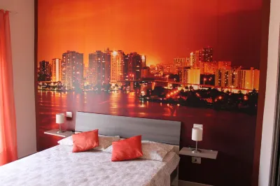 B&B Around the World Hotels near Monumento della Sirenetta