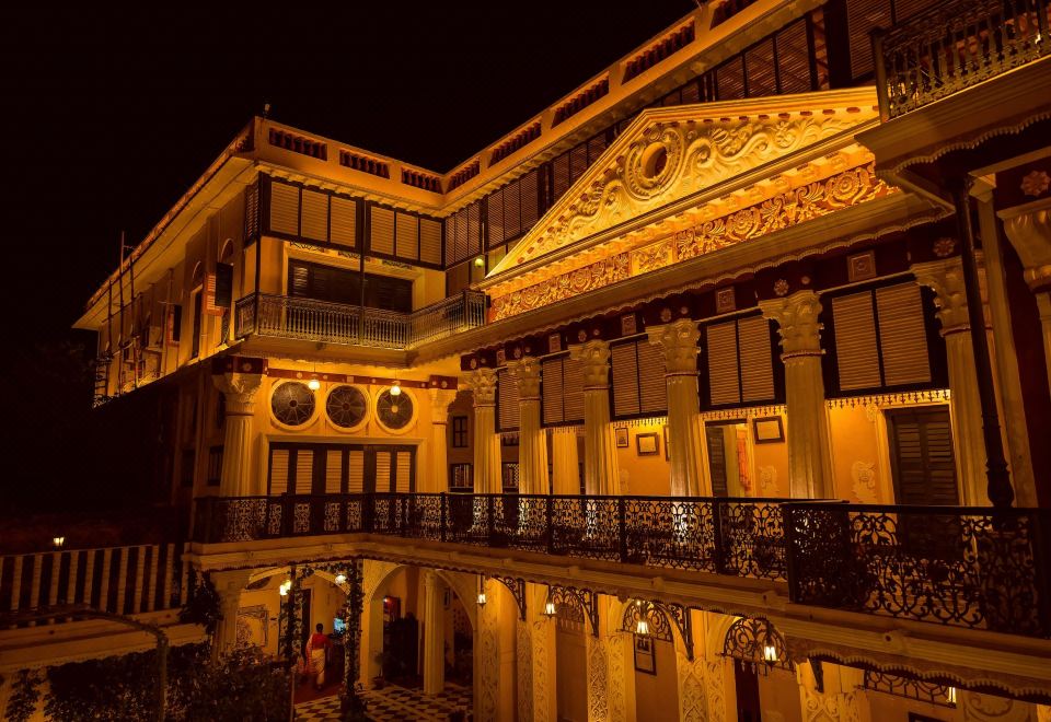 바리 코티 강변 전경