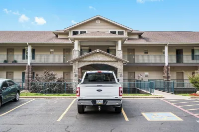 Sunset Daydream Elegant Condo on Table Rock!