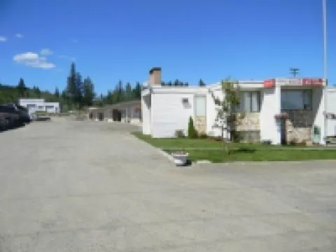 99 Mile Motel Hotels in 100 Mile House