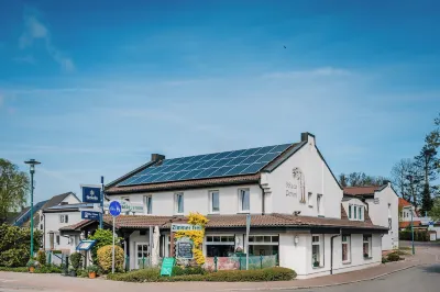 Gasthaus & Pension "Zur Schaabe" Hotels near St. Pauli Kirche Bobbin