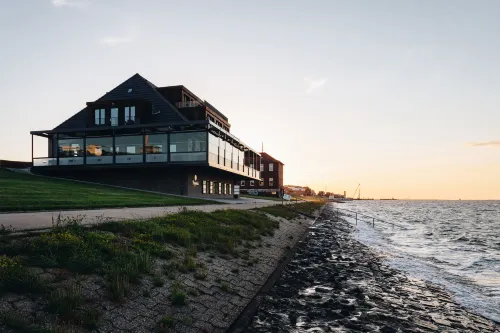 Fliegerdeich Hotel Hotels in Tossens