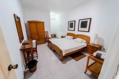 Pousada Praia Maria Hotell i 