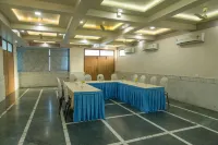 JK Rooms 126 Parashar Legacy - Opp Railway Station - Airport Shuttle