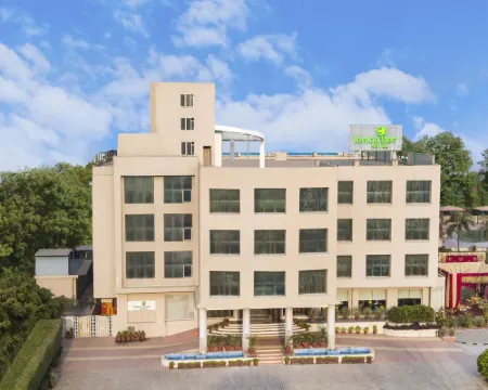 Lemon Tree Hotel Baddi Hotels in Solan