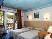 Hotel Adriana Hotel dekat Serrai di Sottoguda