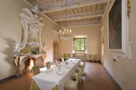 Castello di Meleto Отели рядом с достопримечательностью «San Giusto in Salcio»