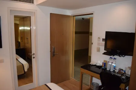 Hotel Palace Heights Отели рядом со станцией Rajiv Chowk