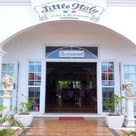 Little Italy Hotel Отели в г. Тонгатапу