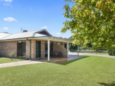 Potters Apartments Hotels in Nulkaba