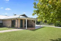 Potters Apartments Hotels in Lovedale