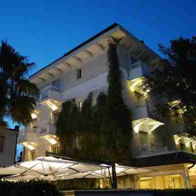 瑪耶斯塔雷飯店 Hotel Exterior