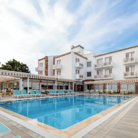 Hanedan Beach Hotel