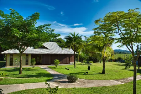 Villa Kelapa Langkawi Отели рядом с достопримечательностью «Таньюнг Ру»