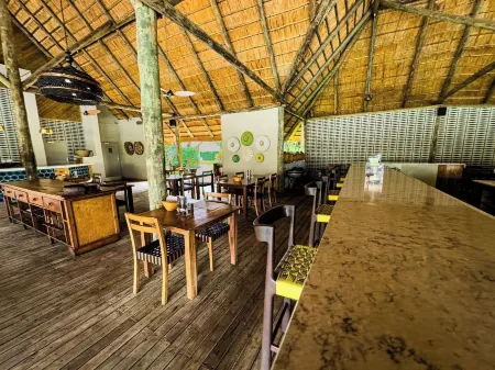 Shearwater's Explorers Village Отели в г. Хуэндж