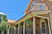 The Hygrade Inn Các khách sạn ở Emporium
